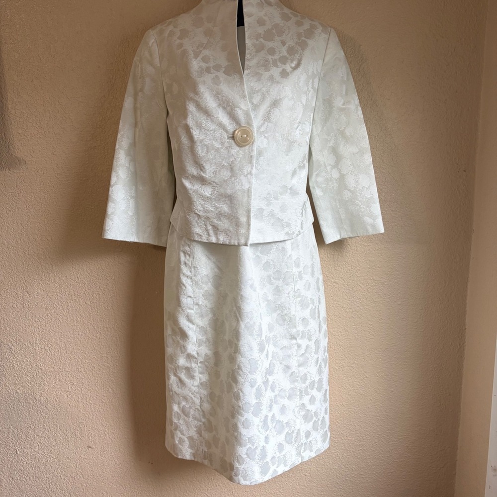 600 West White Jacquard Skirt Suit Set Jacket and Dress Size 10 12